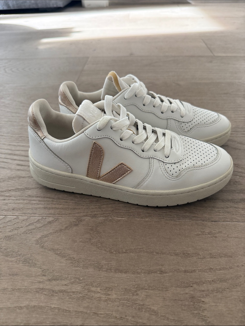 VEJA white and bronze women’s sneakers size 7